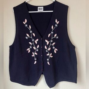 Vintage Inspired Floral Embroidered Sweater Vest Women’s 1X Petite Cottagecore